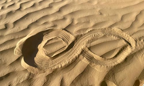 Soft geometric shapes and calming light patterns